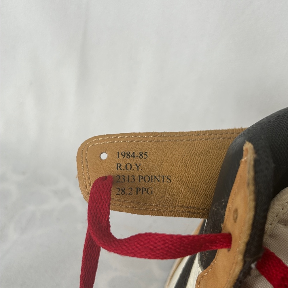 Nike Jordan 1 Retro Rookie Of The Year High-Top Sneakers **Size 10** - Picture 12 of 15